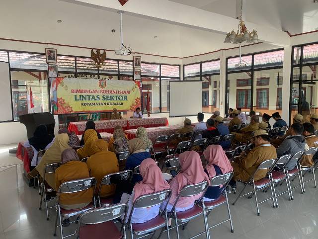 Binrois Kecamatan Kejajar Kembali Digelar, Penceramah dari KUA Sampaikan Pentingnya Keikhlasan